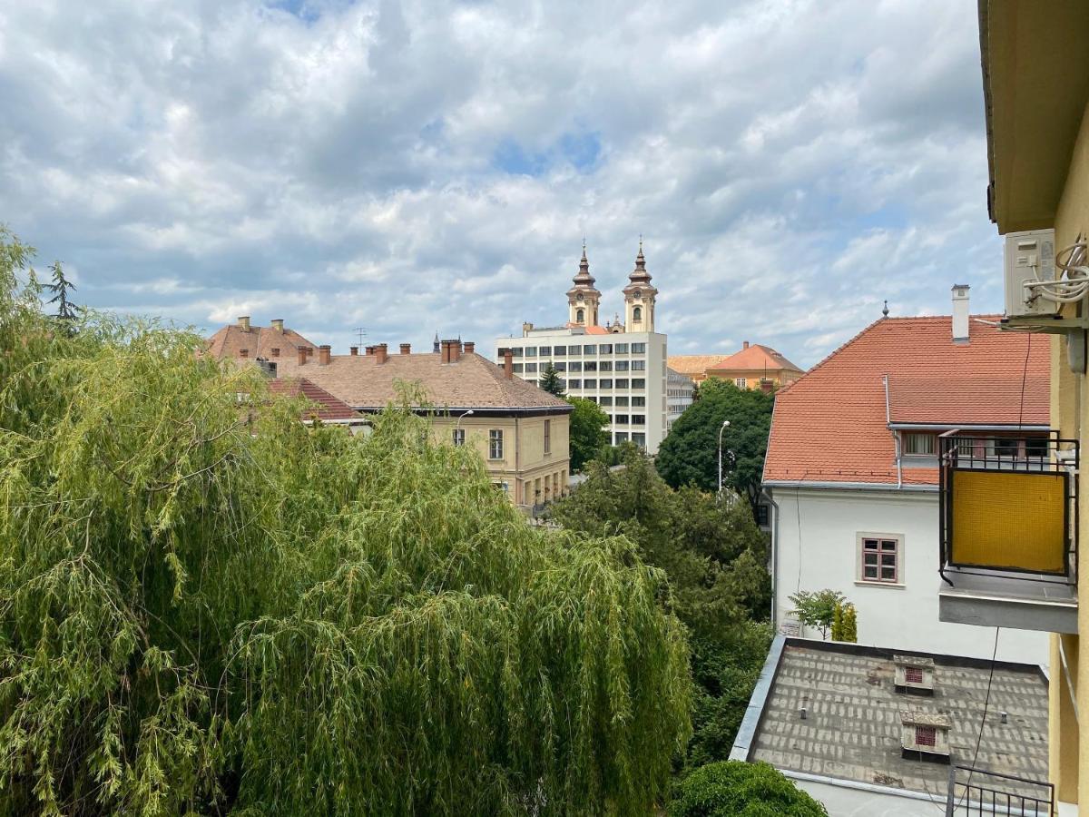 Res Apartman Eger Exterior photo