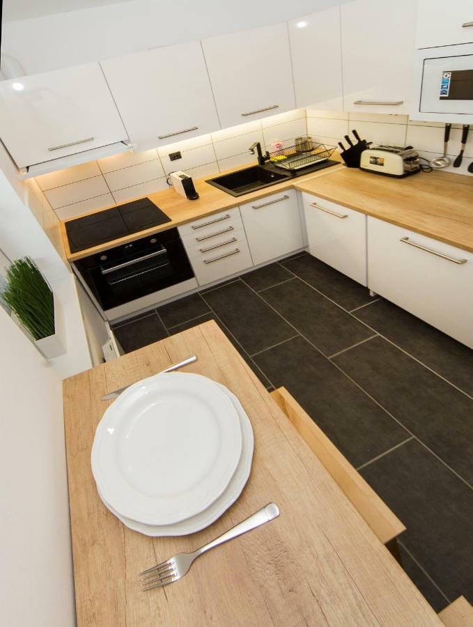 Res Apartman Eger Exterior photo